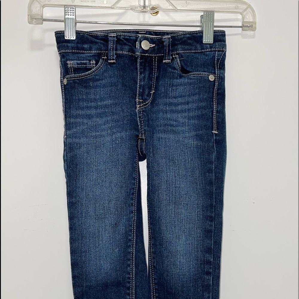 Little Girls Levi’s like new condition Size 4 Reg